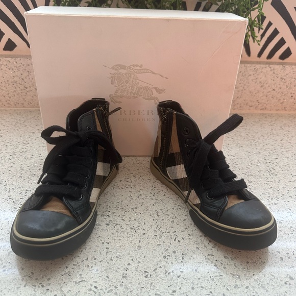 Boys Burberry Sneakers, Pre-loved with Original Box & Dustbag - Picture 6 of 7